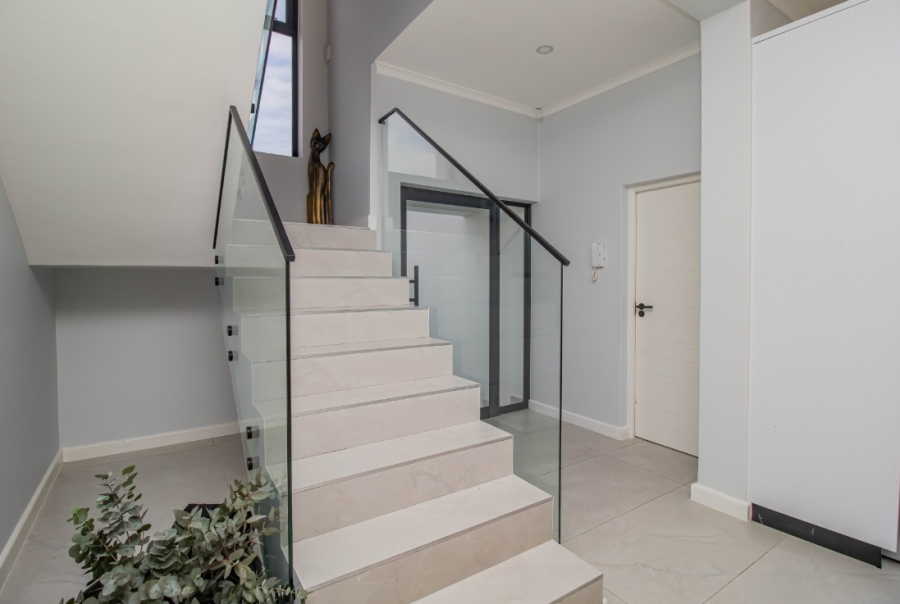 4 Bedroom Property for Sale in Sandown Western Cape